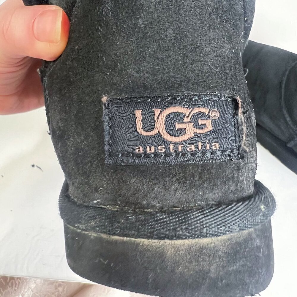 UGG Australia Women's Bailey Button II Black Sheepskin Boot Bootie Size 7 - Picture 6 of 13
